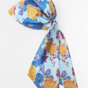 PRE-TIED SATIN ELASTIC BANDANA WRAP BLUE FLORAL Sz. M